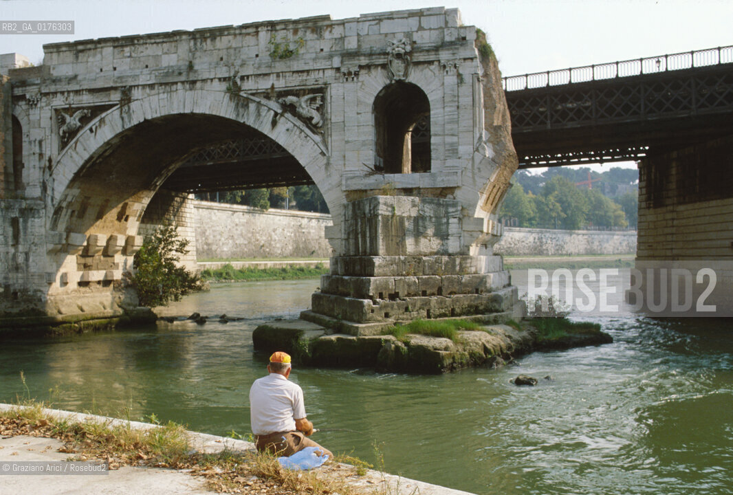 LAZIO, ROMA :  TEVERE E PONTE ROTTO   - © 1995 Graziano Arici/Rosebud2 / GEO
