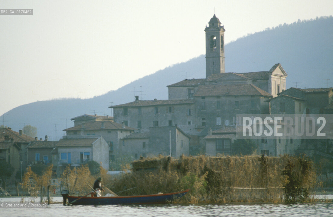 LOMBARDIA,  (BRESCIA) IL LAGO DI ISEO - © 1980 Graziano Arici/Rosebud2 / GEO /