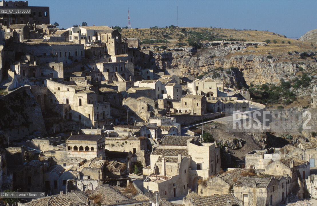 BASILICATA,  MATERA : I SASSI     - © 2002 Graziano Arici/Rosebud2 / GEO / ABITAZIONI RUPESTRE