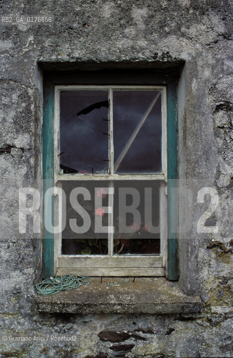 IRLANDA (MUNSTER) PENISOLA DI BEARA : FINESTRA DI UNA CASA DI CAMPAGNA    - ©Graziano Arici/Rosebud2 / GEO