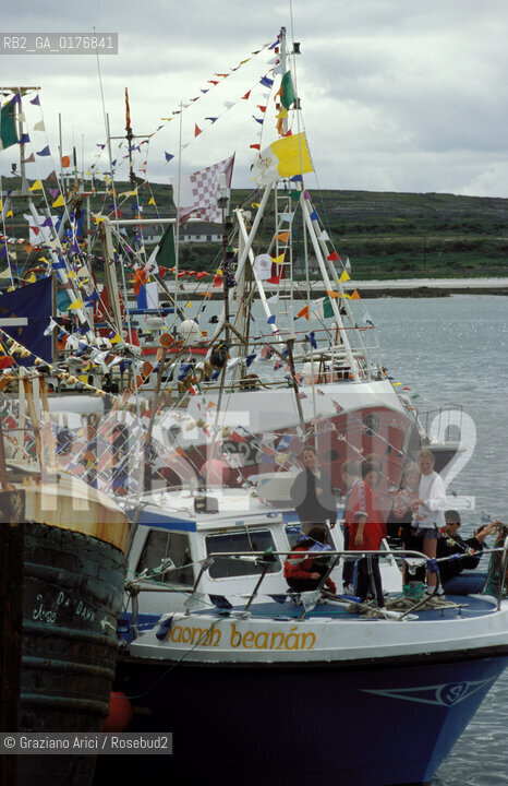 IRLANDA (ARAN ISLANDS) INISHMORE : NAVI DA PESCA NEL PORTO - © 2002 Graziano Arici/Rosebud2 / GEO / ISOLA