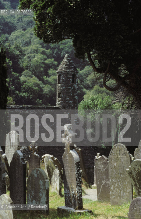 IRLANDA (LEINSTER) GLENDALOUGH : CROCE E ST. KEVINS KITCHEN    - © 2002 Graziano Arici/Rosebud2 / GEO