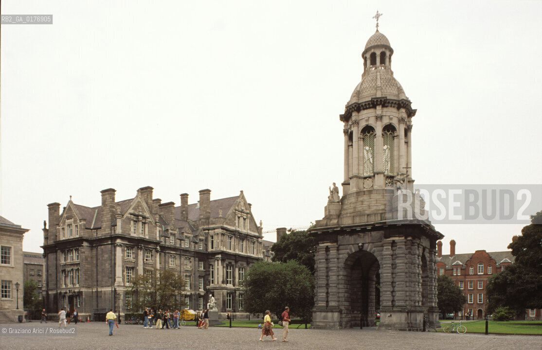 IRLANDA , DUBLINO : TRINITY COLLEGE : IL CAMPANILE     - © 2002 Graziano Arici/Rosebud2 / GEO /  UNIVERSITA