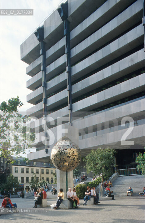 IRLANDA , DUBLINO : BANCA DIRLANDA   - © 2002 Graziano Arici/Rosebud2 / GEO