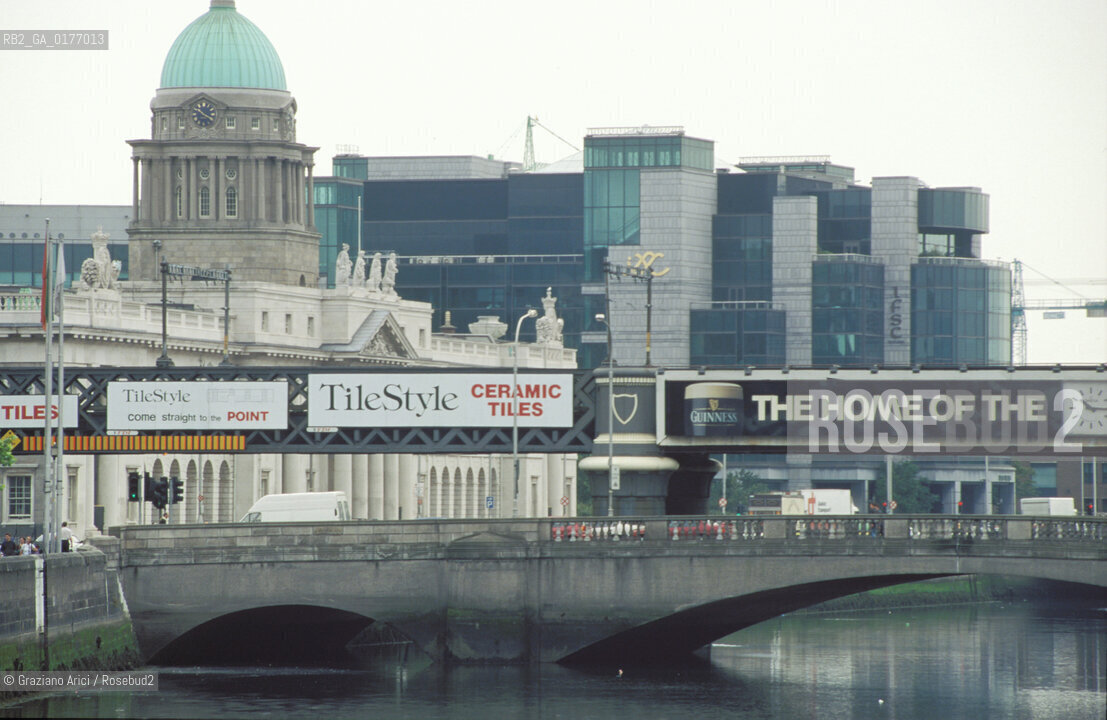 IRLANDA , DUBLINO : FOUR COURTS E IL FIUME LINNEY   - © 2002 Graziano Arici/Rosebud2 / GEO