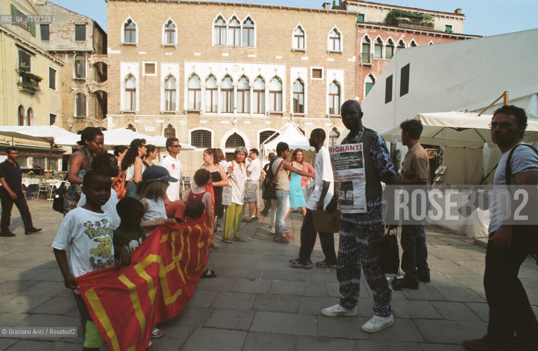 FONDAMENTA 13/16 GIUGNO 2002 - SIGNIFICATI CONDIVISI - MANIFESTAZIONE ANTIRAZZISTA  - ©Graziano Arici/Rosebud2