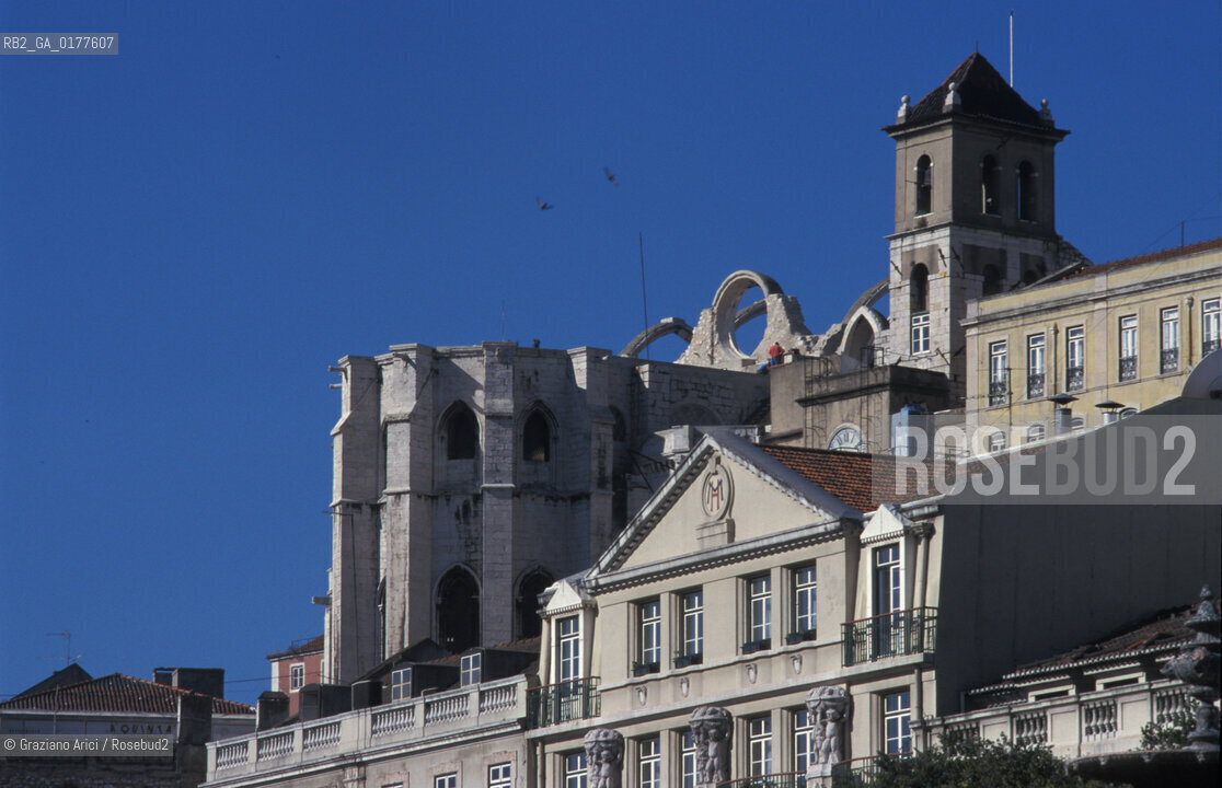 PORTOGALLO, LISBONA LE ROVINE DI IGREJA DO CARMO VISTE DAL MIRADOURO DE SANTA JUSTA    @ 2002 Graziano Arici/Rosebud2 / GEO