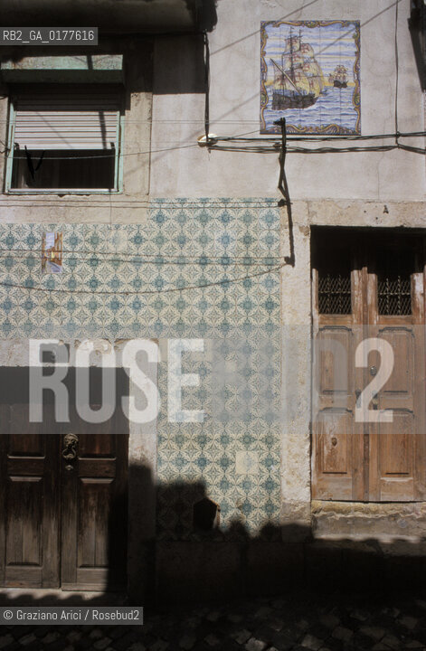 PORTOGALLO, LISBONA : CASA NEL QUARTIERE DI ALFAMA    @ 2002 Graziano Arici/Rosebud2  / GEO