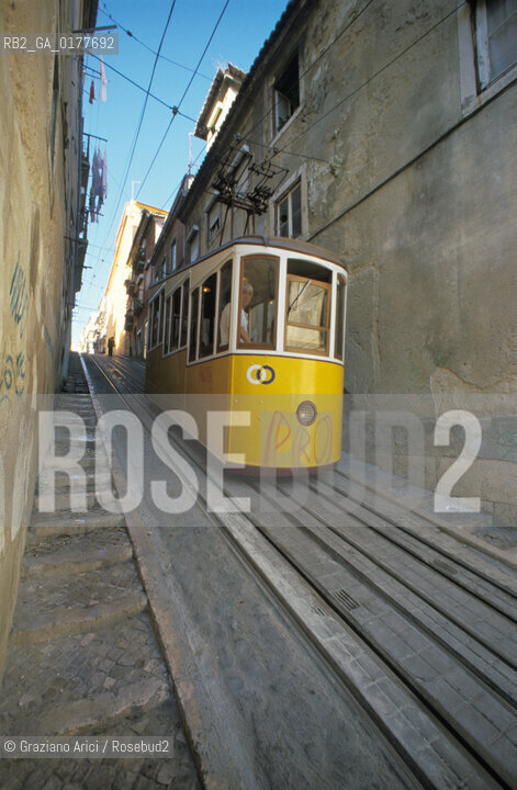 PORTOGALLO, LISBONA : QUARTIERE DI BICA - LA FUNICOLARE   @ 2002 Graziano Arici/Rosebud2  / GEO