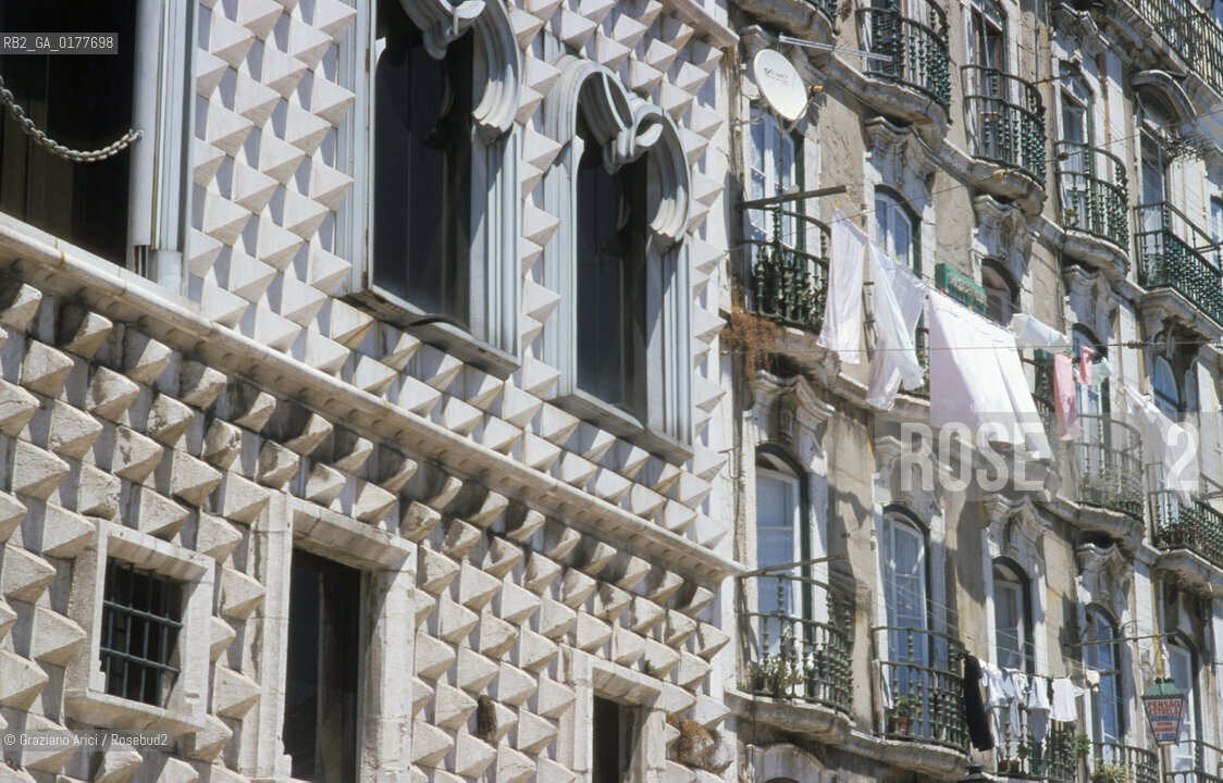 PORTOGALLO, LISBONA : QUARTIERE DI ALFAMA CASA DOS BICOS    @ 2002 Graziano Arici/Rosebud2  / GEO