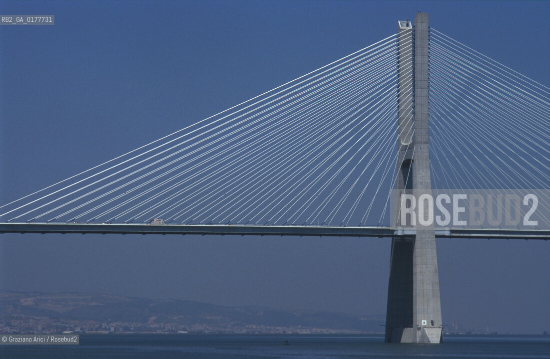 PORTOGALLO, LISBONA : PONTE VASCO DA GAMA    @ 2002 Graziano Arici/Rosebud2  / GEO