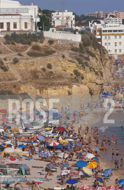 PORTOGALLO, (ALGARVE) ALBUFEIRA : SPIAGGIA     @ 2002 Graziano Arici/Rosebud2  / GEO
