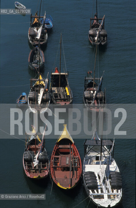 PORTOGALLO, (DOURO) PORTO : IL FIUME DOURO E VILA NOVA DE GAIA -  DISTILLERIE DI PORTO    @ 2002 Graziano Arici/Rosebud2 / BARCA / VELA / GEO
