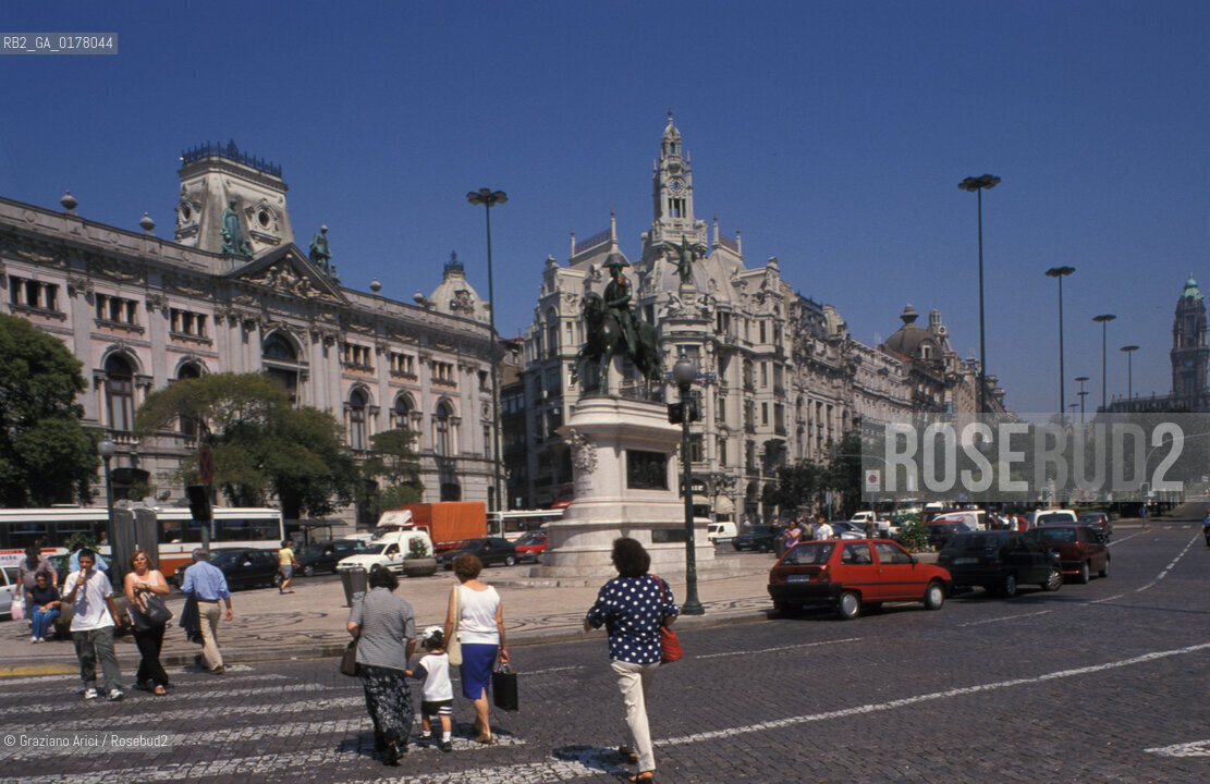 PORTOGALLO, (DOURO) PORTO : PRACA DA LIBERTADE  @ 2002 Graziano Arici/Rosebud2  / GEO