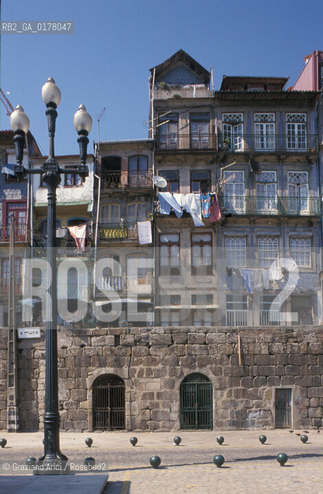 PORTOGALLO, (DOURO) PORTO : LA CITTA VECCHIA  @ 2002 Graziano Arici/Rosebud2  / GEO