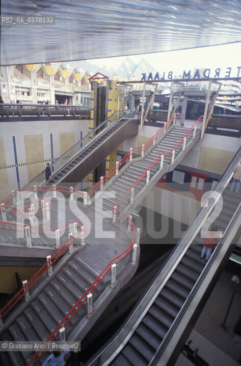 OLANDA , ROTTERDAM : LA METROPOLITANA DEL BLAAK DI CALATRAVA - © 2002 Graziano Arici/Rosebud2 / ARCHITETTURA CONTEMPORANEA /  / GEO