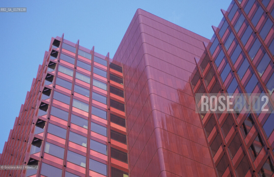 OLANDA , ROTTERDAM : GRATTACELI   -  © 2002 Graziano Arici/Rosebud2 / ARCHITETTURA CONTEMPORANEA / GEO