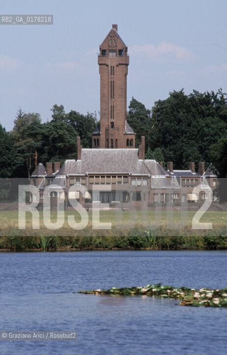 OLANDA , (GELDERLAND) :PARCO DI HOGE VELUWE - IL PADIGLIONE DI CACCIA SINT HUBERTUS DELLARCHITETTO H.P. BERLAGE -  © 2002 Graziano Arici/Rosebud2 / ARCHITETTURA CONTEMPORANEA / GEO