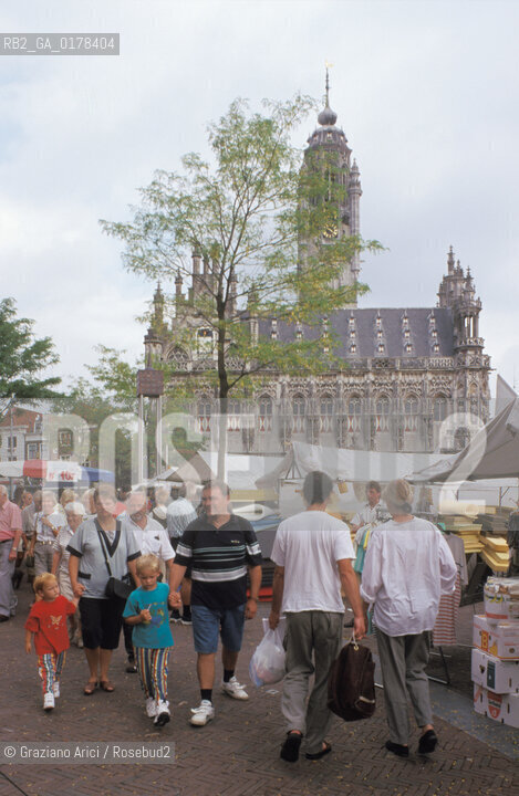 OLANDA , (ZEELAND) MIDDELBURG : IL MERCATO IN MARKTPLEIN  -  © 2002 Graziano Arici/Rosebud2 / GEO
