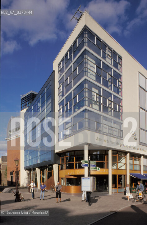 OLANDA , AMSTERDAM : LA SCUOLA SUPERIORE DI DESIGN    -  © 2002 Graziano Arici/Rosebud2 / ARCHITETTURA CONTEMPORANEA / GEO