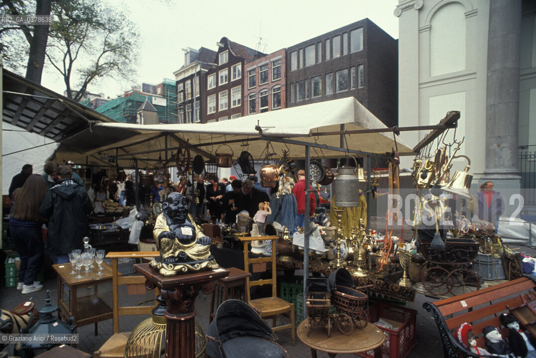 OLANDA , AMSTERDAM : MERCATO DELLE PULCI IN WATERLOOPLEIN   -  © 2002 Graziano Arici/Rosebud2 / GEO