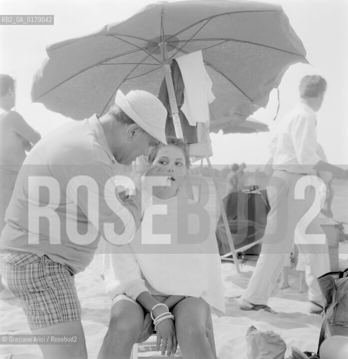 THE ACTRESS CLAUDIA CARDINALE ON THE SET OF THE FILM  LA RAGAZZA CON LA VALIGIA DIRECTED BY VITTORIO ZURLINI - 1960 - CERVIA - © ARCHIVIO Graziano Arici/Rosebud2  / CINEMA / ATTORE / SET