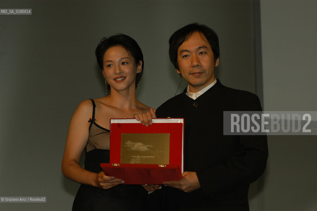 08/09/02 - 59. INTERNATIONAL FILM FESTIVAL IN VENICE LIDO - THE SPECIAL PRIZE OF UPSTREAM JURY  - FILM  A SNAKE OF JUNE   - © 2002 Graziano Arici/Rosebud2  - MOSTRA DEL CINEMA / PREMIO SPECIALE DELLA GIURIA - CONTROCORRENTE.