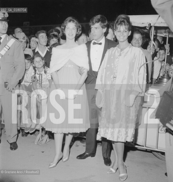 THE ACTRESS CLAUDIA CARDINALE WITH THE ACTRESS BETSY BLAIR   AT THE INTERNATIONAL FILM FESTIVAL IN VENICE - 1970 - © ARCHIVIO Graziano Arici/Rosebud2  / ATTORE / CINEMA / MOSTRA DEL CINEMA