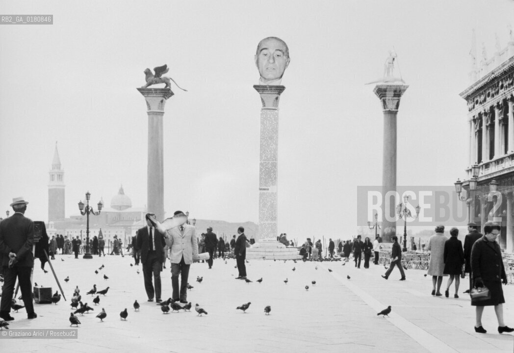 THE TRIAL AGAINST THE JOURNALIST INDRO MONTANELLI - VENICE -   197? © ARCHIVIO Graziano Arici/Rosebud2  / VARIE / GIORNALISTA / FOTOMONTAGGIO