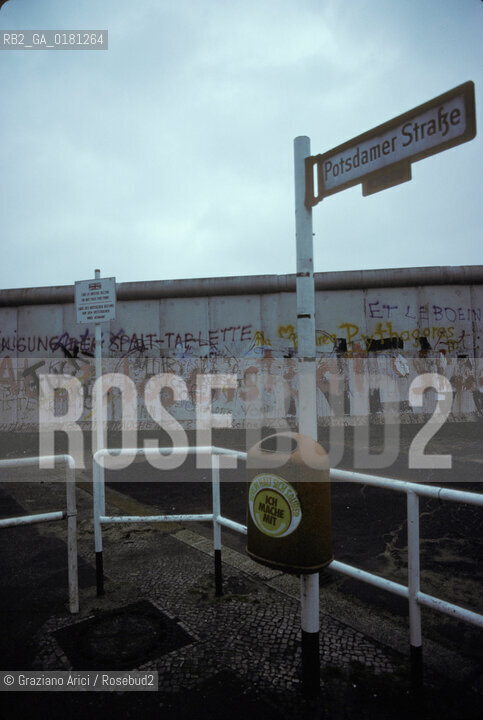 (GERMANIA) BERLINO 1984 : IL MURO A POTZDAMER PLATZ    - ©Graziano Arici/Rosebud2 / GEO