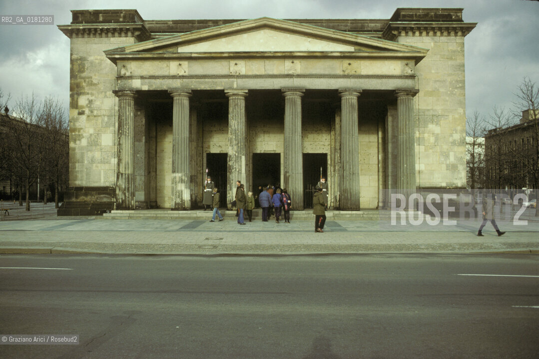 (GERMANIA) BERLINO EST 1984 : LA NEUE WACHE    - ©Graziano Arici/Rosebud2 / GEO / ARCHITETTURA / SCHINKEL