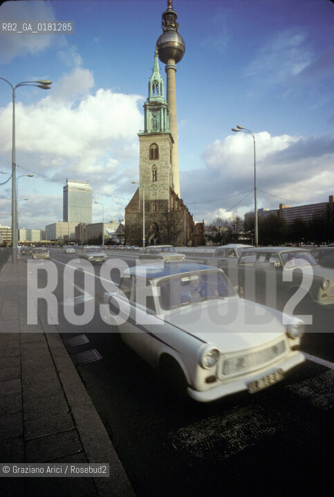 (GERMANIA) BERLINO EST 1984 : LA MARIENKIRCHE E LA TORRE DELLA TELEVISIONE     - ©Graziano Arici/Rosebud2 / GEO