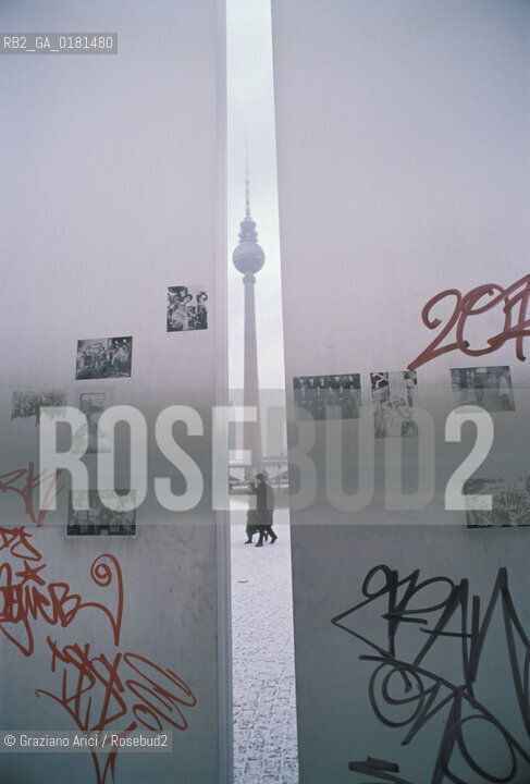 (GERMANIA) BERLINO EST 1989 :MARX-ENGELS-PLATZ E TORRE DELLA TELEVISIONE - ©Graziano Arici/Rosebud2 / GEO