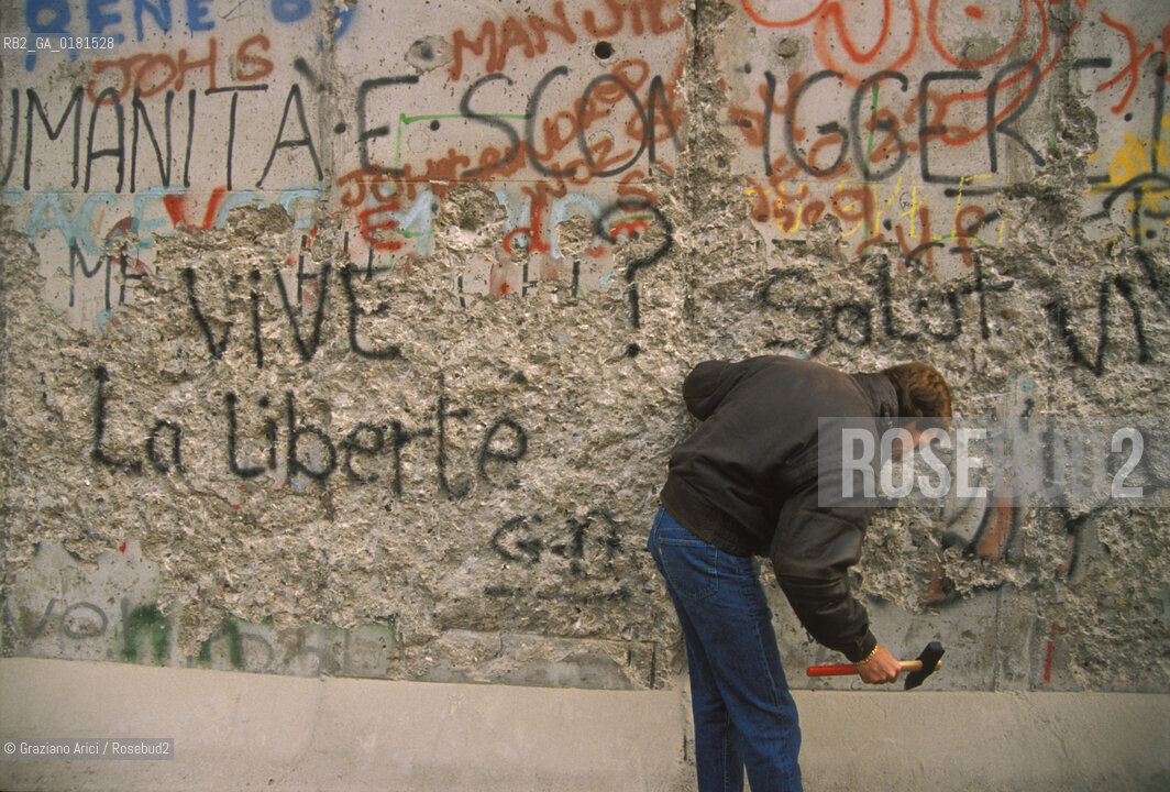 (GERMANIA) BERLINO 12/12/1989  :IL MURO  - ©Graziano Arici/Rosebud2 / GEO / GRAFFITI