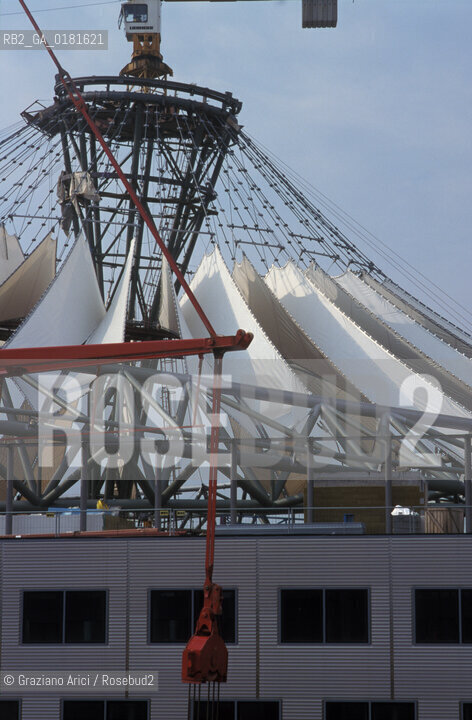 (GERMANIA) BERLINO 1999 : SONY CENTER A POTZDAMER PLATZ  - ©Graziano Arici/Rosebud2 / GEO / ARCHITETTURA MODERNA / CONTENPORANEA