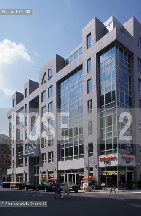 (GERMANIA) BERLINO 1989 : PALAZZO NELLA FRIEDRICHSTRASSE DI PHILIP JOHNSON - PHILIP JOHNSON HAUS    - ©Graziano Arici/Rosebud2 / GEO / ARCHITETTURA MODERNA