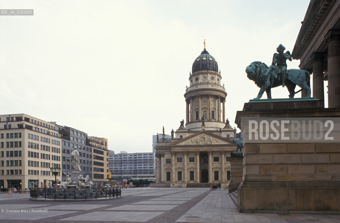 (GERMANIA) BERLINO1999 : SCHAUSPIELHAUS SULLA PLATZ DER AKADEMIE (GENDARMENMARKT)  - ©Graziano Arici/Rosebud2 / GEO / ARCHITETTURA / SCHINKEL