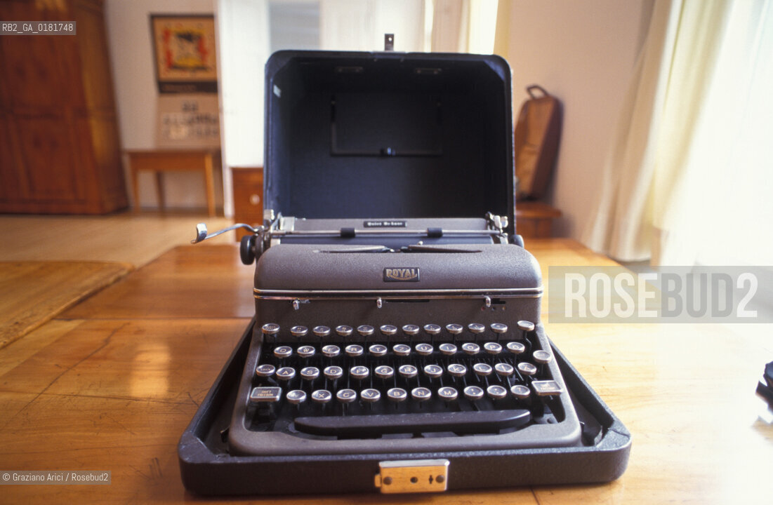 (GERMANIA) BERLINO1991 :BERTOLD BRECHT HAUS - LA MACCHINA DA SCRIVERE DI BERTOLD BRECHT - ©Graziano Arici/Rosebud2 / GEO / LETTERATURA