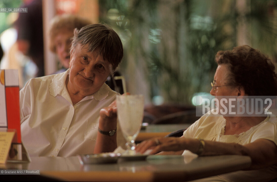 (GERMANIA) BERLINO1991 : CAFFE KRANZLER  - ©Graziano Arici/Rosebud2 / GEO