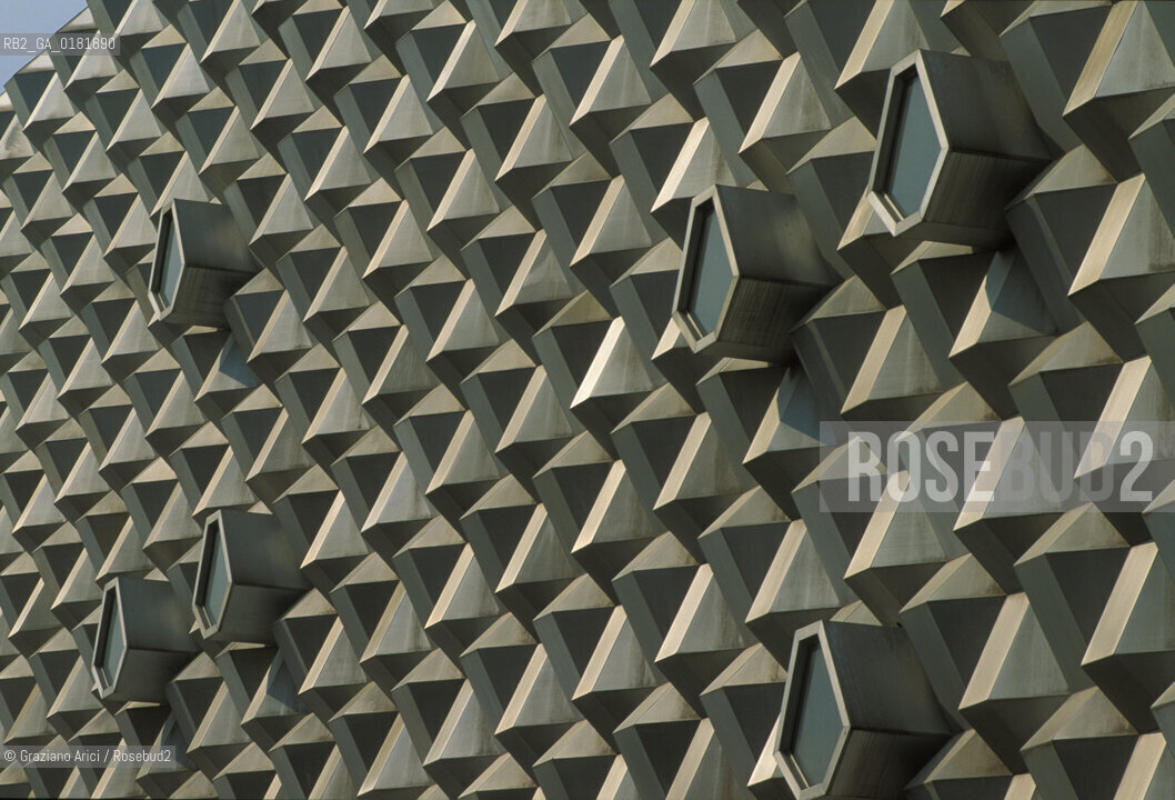 GERMANIA (SASSONIA) DRESDA :  GRANDE MAGAZZINO IN PRAGERSTRASSE  - © 1994 Graziano Arici/Rosebud2 / GEO