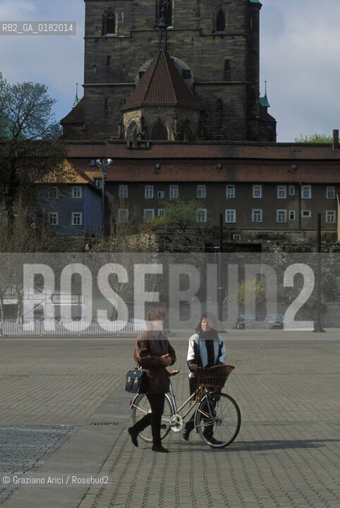 GERMANIA (TURINGIA) ERFURT : PIAZZA DEL DUOMO  - © 1994 Graziano Arici/Rosebud2 / GEO