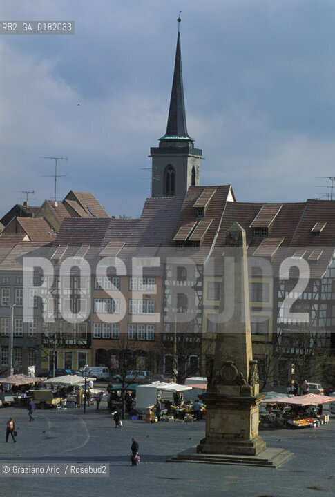 GERMANIA (TURINGIA) ERFURT : PIAZZA DEL DUOMO  - © 1994 Graziano Arici/Rosebud2 / GEO