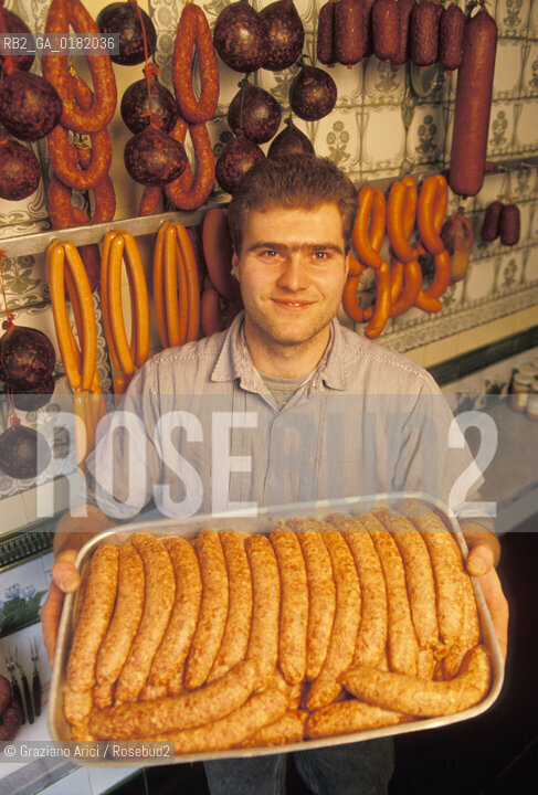 GERMANIA (TURINGIA) ERFURT : KARL GASSMANN FAMOSO PER I SUOI WURSTEL  - © 1994 Graziano Arici/Rosebud2 / GEO / GASTRONOMIA