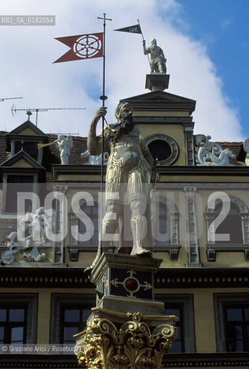 GERMANIA (TURINGIA) ERFURT : MONUMENTO A ORLANDO NEL FISCHMARKT  - © 1994 Graziano Arici/Rosebud2 / GEO