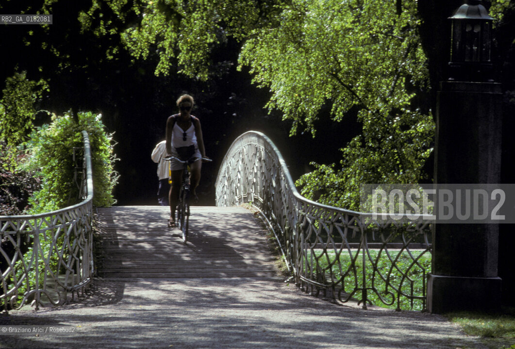 GERMANIA ( BADEN-WURTTEMBERG ) BADEN-BADEN : PASSEGGIATA LUNGO IL TORRENTE DOSBACH  - © 1996 Graziano Arici/Rosebud2 / GEO /  TERME