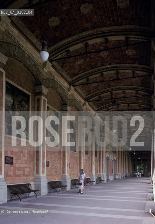 GERMANIA ( BADEN-WURTTEMBERG ) BADEN-BADEN : LA TRINKHALLE   - © 1996 Graziano Arici/Rosebud2 / GEO /  TERME