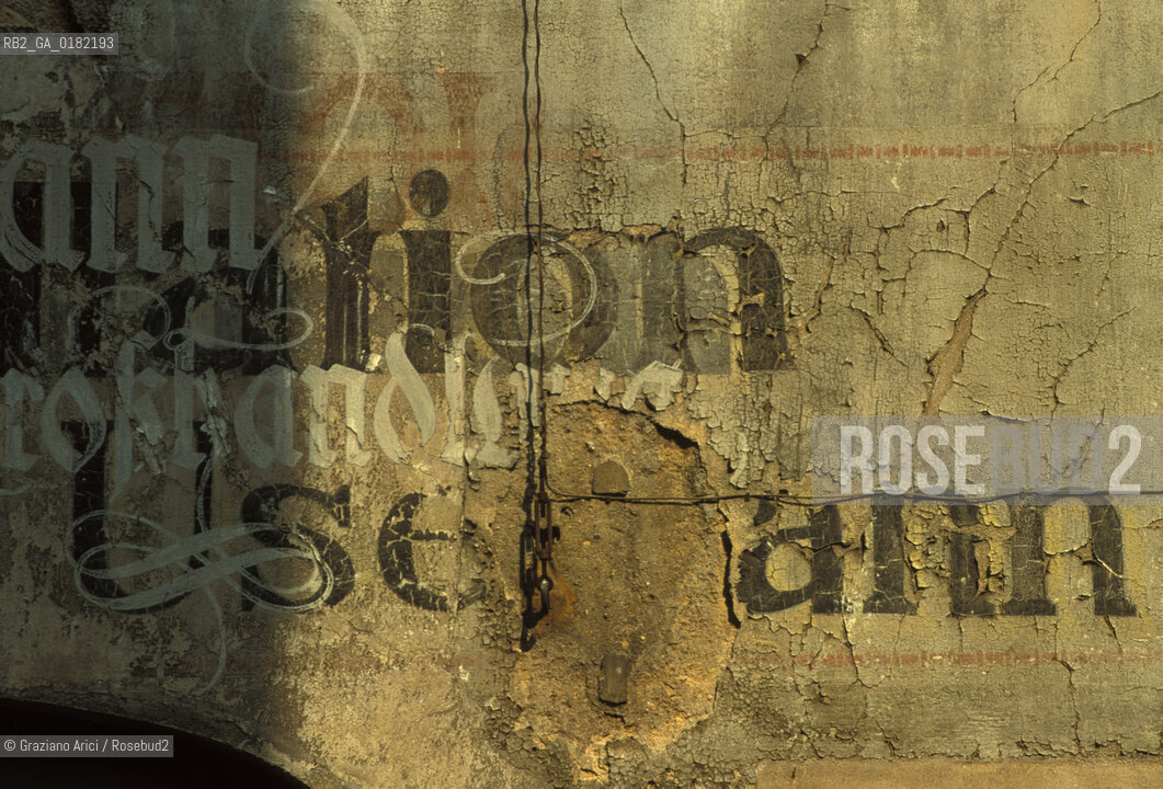 GERMANIA ( SASSONIA ) GOERLITZ : CASE ABBANDONATE DEL CENTRO    © 1994 Graziano Arici/Rosebud2  / GEO / INSEGNA / MURO