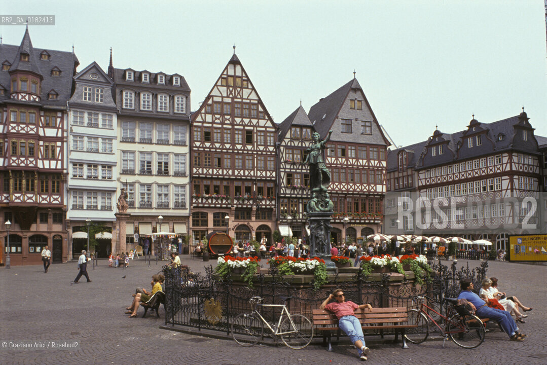 GERMANIA ( ASSIA ) FRANCOFORTE SUL MENO ( FRANKFURT ) : IL ROMERBERG  - © 1996 Graziano Arici/Rosebud2 / GEO