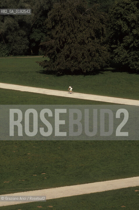 GERMANIA ( BAVIERA ) MONACO :  IL PARCO ENGLISCHER GARTEN    - © 1996 Graziano Arici/Rosebud2 / GEO