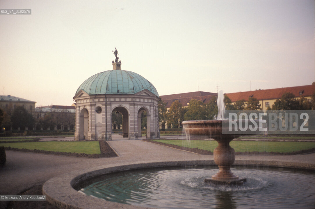 GERMANIA ( BAVIERA ) MONACO :  HOFGARTEN  - © 1996 Graziano Arici/Rosebud2 / GEO